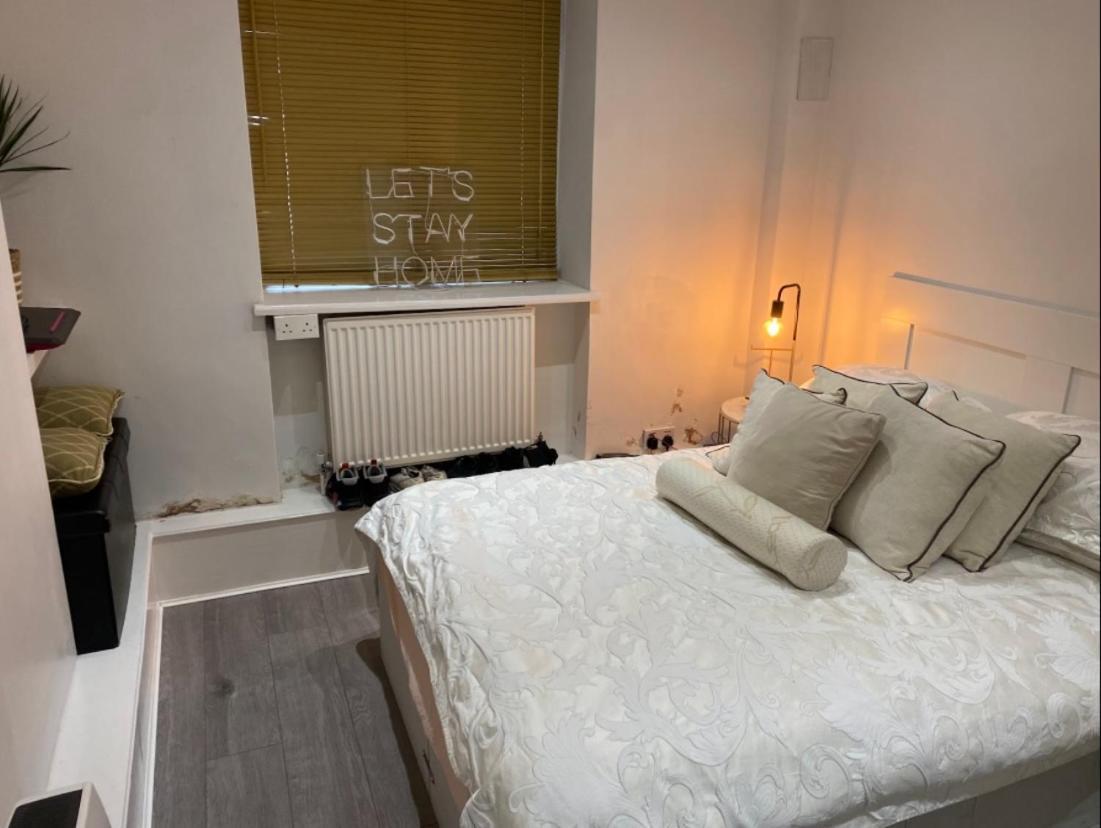 Central Private Double Bedroom In A 2Bedroom Apartment, Connected Via Underground, Overground And Many Bus Routes London Bagian luar foto